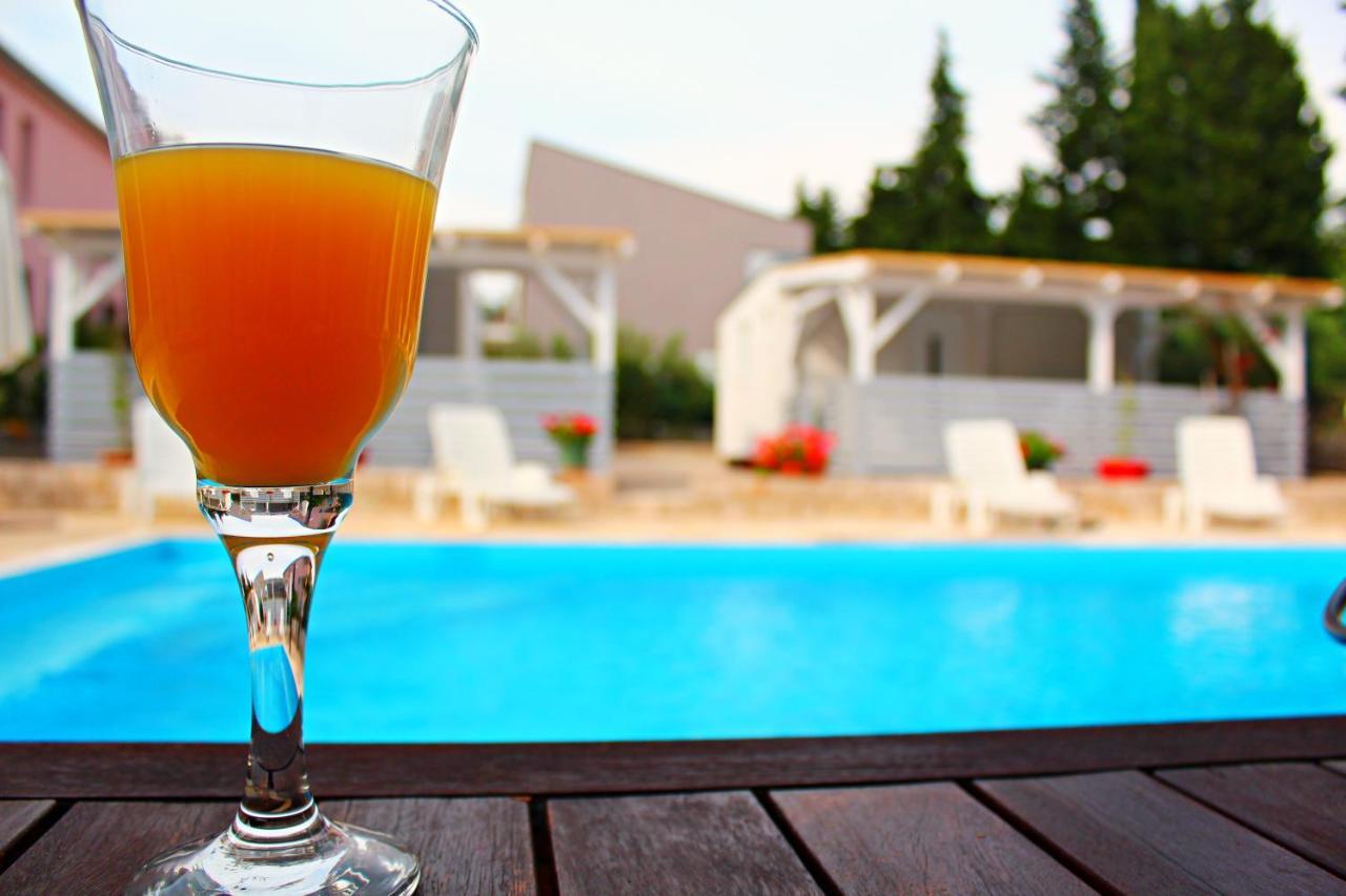 Bungalow Vice With Pool Пакоштане Екстер'єр фото